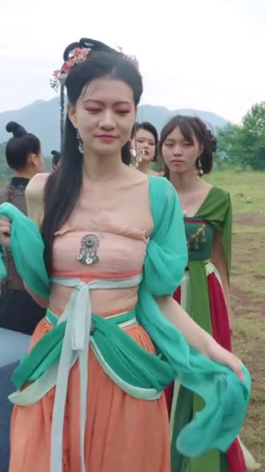 我能来回穿梭女儿国(83集) 我能来回穿梭女儿国(83集)草根逆袭